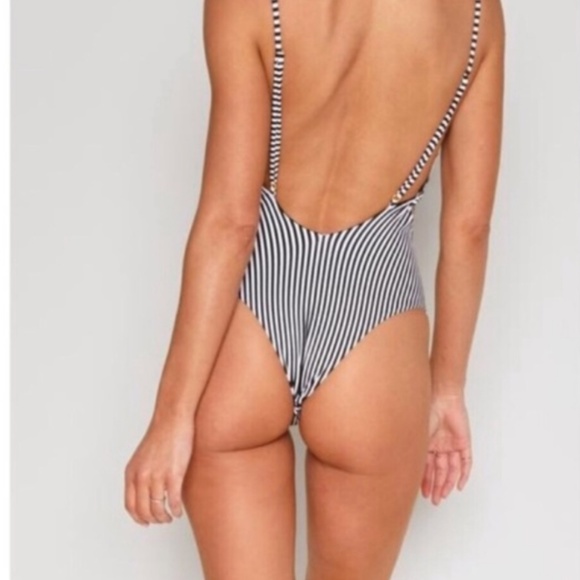 Amuse Society X Flynn Skye Carmen One Piece - Picture 2 of 2